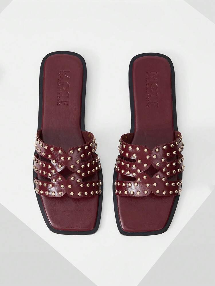 SQUARE TOE RIVET FLAT SANDALS