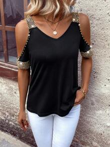 EMERY ROSE Open Shoulder Neckline Beaded V-Neck T-Shirt - Black - View 5