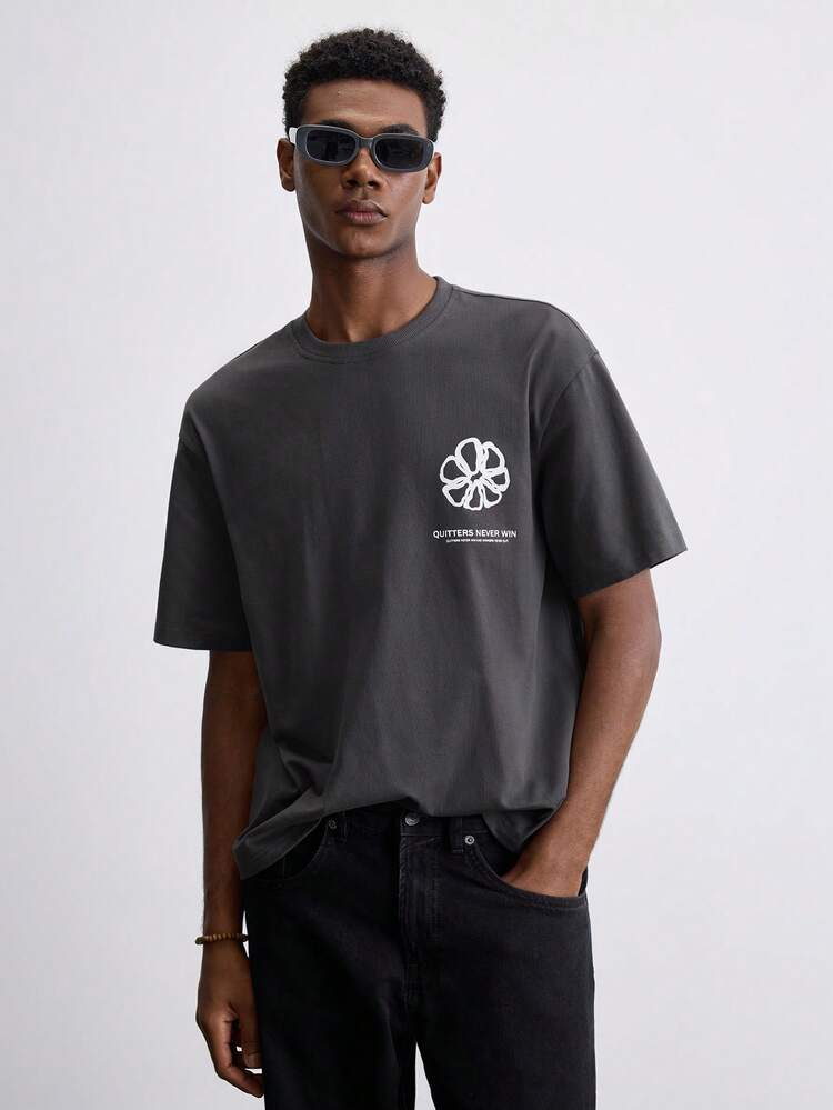 SHEIN Maija 2025 Summer New Round Neck Ribbed Pullover Abstract Print Short Sleeve T-Shirt For Men, Artistic Sense, Suitable For Beach, Music Festival, Independence Day, Business, Casual, Wedding Guest, Daily Wear