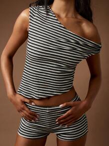 MISSGUIDED Asymmetric Off Shoulder Two Piece Festival Summer Outfit Ribbed Booty Shorts Ultra High Rise Party Club Dance Streetwear Set - Black and White - View 5