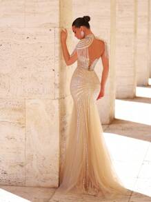 Glamrae Vestido elegante y lujoso con contraste de malla, perlas y lentejuelas en diseño de cola de pez con mangas con flecos, adecuado para bodas, fiestas, vacaciones, galas y vestidos de noche (Resistente)