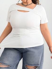 SHEIN CURVE+ 大码女式基本款纯白色短袖 T 恤，领口镂空设计，腰部褶皱细节，纹理罗纹面料，常规版型，春夏/大码 T 恤/图案 T 恤 - 白色 - 查看 4