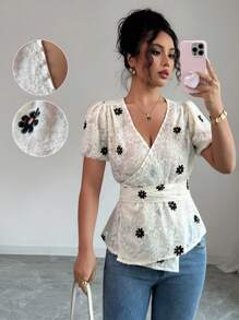SHEIN Unity Blusa elegante de mujer con dobladillo asimétrico, bordado y corte láser - Beis - Ver 1