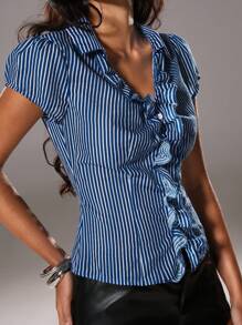 SHEIN TRNDY Blusa casual de verano para mujer con cuello en V, rayas, volantes en la cintura, pliegues, botones y mangas cortas. Diseño versátil y cómodo para el día a día - Azul y blanco - Ver 7