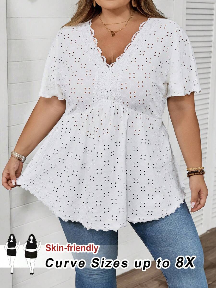 SHEIN CURVE+ 大码女式纹理 V 领蕾丝拼接 T 恤/大码 T 恤夏季/乡村/海滩度假装/沙滩装/沙滩装