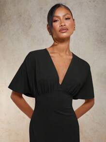 COSMINA 女士纯色深 V 领褶饰蝙蝠袖连衣裙 - 黑色 - 查看 6