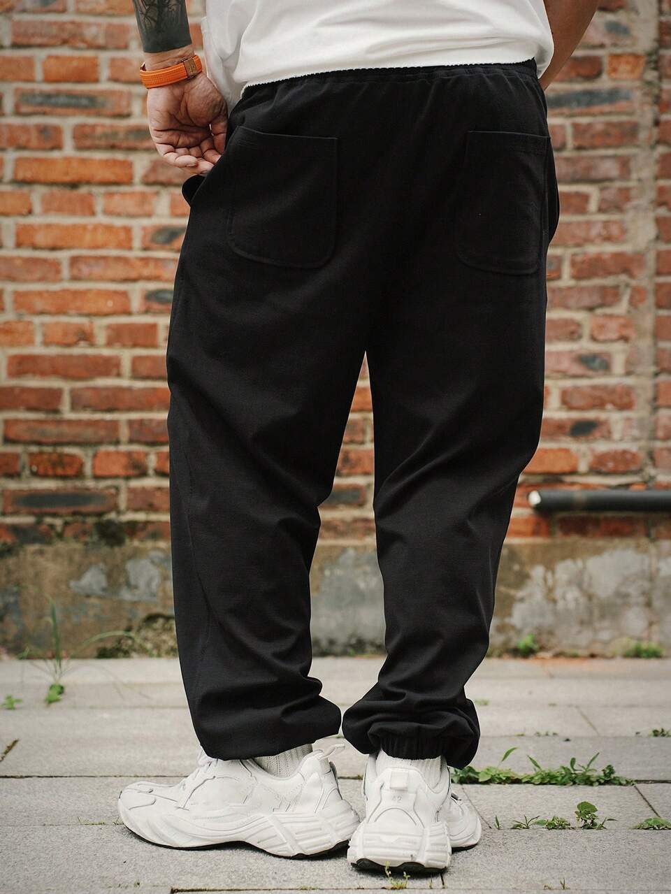 Men's Black Letter Print Fitted Drawstring Basketball Sweatpants, Spring/Summer