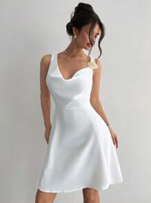 Firerie Damen Sommer Elegant Urlaub Strand Kurzes Kleid, Weißes Lässiges Pendelkleid mit Metall Deko Schulter A-Linie - Weiss - Übersicht 1