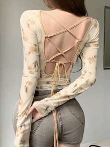 DAZY Áo kiểu nữ dài tay Encore màu đỏ in hoa toàn thân, khoét lưng, dây rút buộc phía trước, phối lưới tương phản, thích hợp cho mùa thu và lễ Phục sinh. - Màu be - Xem 7