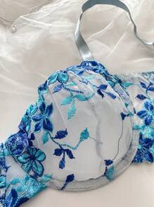 SHEIN 2pcs Plus Size Women Romantic Embroidery Sexy Bra And Panty Lingerie Set, Lift