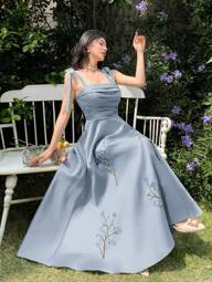 Feyla Vestido de verano elegante para mujer con bordado floral, Body fruncido y nudo en el hombro