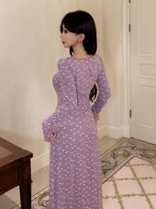 DAZY Ditsy Floral Fitted V-Neck Pleated Long Nightgown ,Vacation