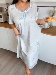 SHEIN Camisón de manga corta de seda de morera suave y delgada, con estampado de lazo a cuadros azules, encaje y talla grande
