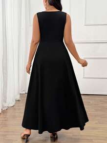 Cravure Plus Size Black Sleeveless V-Neck Maxi Dress With Hollow Design, Simple Elegant Office/Party Wear, Versatile & Comfortable, Spring/Summer/Autumn - Black - View 2