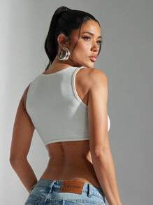 Denimoi 带扣细节的罗纹针织短款背心，简约时尚，适合夏季