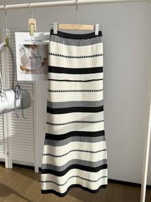 Comfortcana Plus Size Women Knitted Colorblock Striped Pattern Elegant A-Line Skirt