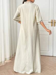 Yasmyna 女式花卉刺绣缺口领花瓣袖宽松土耳其长裙 - 杏色 - 查看 3