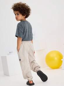 SHEIN Quần Cargo cạp giữa đơn giản thoải mái cho bé trai có túi và gấu quần - Màu be - Xem 5