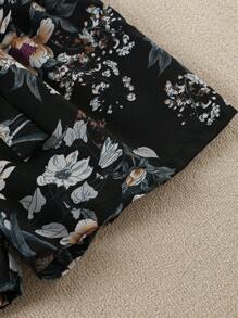 SHEIN LUNE Bộ 2 áo tay bồng màu trơn cỡ lớn và quần short họa tiết hoa, trang phục thường ngày cho kỳ nghỉ hè, trang phục mùa hè 2 món dành cho nữ - màu đen - Xem 6