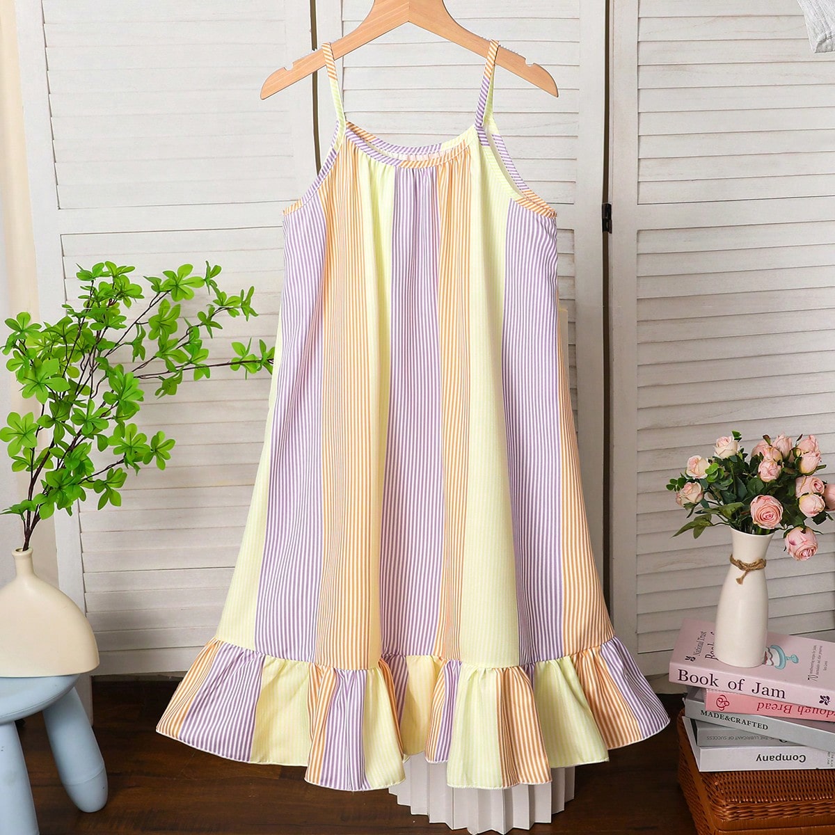 Vestido casual de verano sin mangas con volantes en el bajo y estampado de rayas arcoíris para niñas preadolescentes