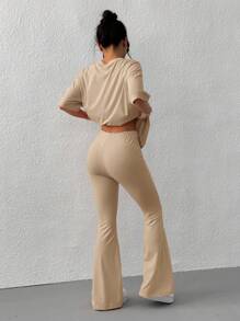 SHEIN EZwear 字母刺绣短袖上衣和喇叭裤夏季休闲装 - 卡其色 - 查看 2