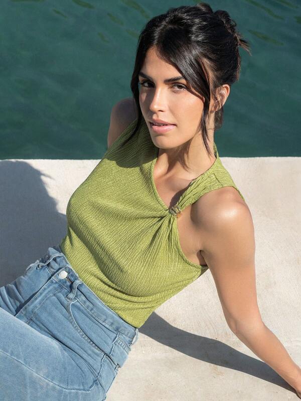 Maija Camiseta Sin Mangas Con Escote Asimétrico Para Mujer