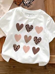 SHEIN 4 件装年轻女孩休闲基本款奶油白色圆领短袖 T 恤，带有复古豹纹、心形和妈妈女孩图案，适合春夏季