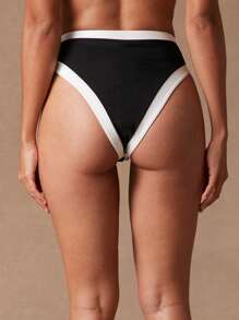 NYA SZN Costume da bagno bikini in blocchi di colore, rashguard, vacanza, outfit estivi da spiaggia per donna
