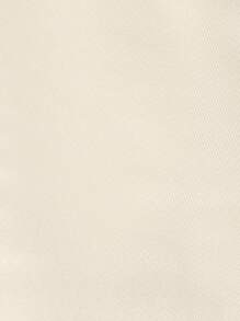 Nöista Short bermuda blanco a medida con cinturón - Short bermuda blanco a medida elegante con cinturón a juego, adecuado para estilos veraniegos casuales pero refinados. - Blanco - Ver 9