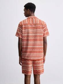 Maija 2 件套男士全印花纽扣前短袖衬衫和口袋短裤套装，夏威夷风 - 彩色 - 查看 3