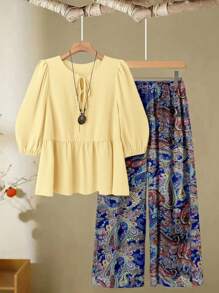SHEIN JORESS Bộ trang phục 2 món cho nữ cỡ lớn: Áo cánh buộc phía trước màu trơn & Quần ống rộng họa tiết hoa, Bộ thường ngày - Xanh đậm - Xem 1