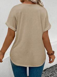 SHEIN 女式休闲 V 领拼色花卉印花短袖弧形下摆基本款加大码 T 恤 - 卡其色 - 查看 2