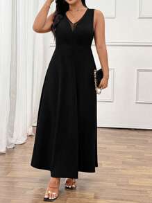 Cravure Plus Size Black Sleeveless V-Neck Maxi Dress With Hollow Design, Simple Elegant Office/Party Wear, Versatile & Comfortable, Spring/Summer/Autumn - Black - View 3