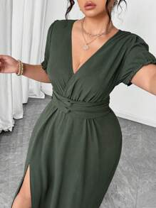 SHEIN Clasi Plus Size Women's V-Neck Puff Sleeve Solid Color Waist Cinched Long Slit Maxi Dress, Elegant & Dignified, Spring/Summer