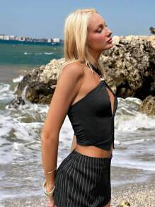 SHEIN ICON Figure-Hugging Metal Buckle Decor Halter Neck Top With Front Slit Hem - Black - View 4