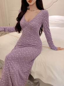 DAZY Ditsy Floral Fitted V-Neck Pleated Long Nightgown ,Vacation