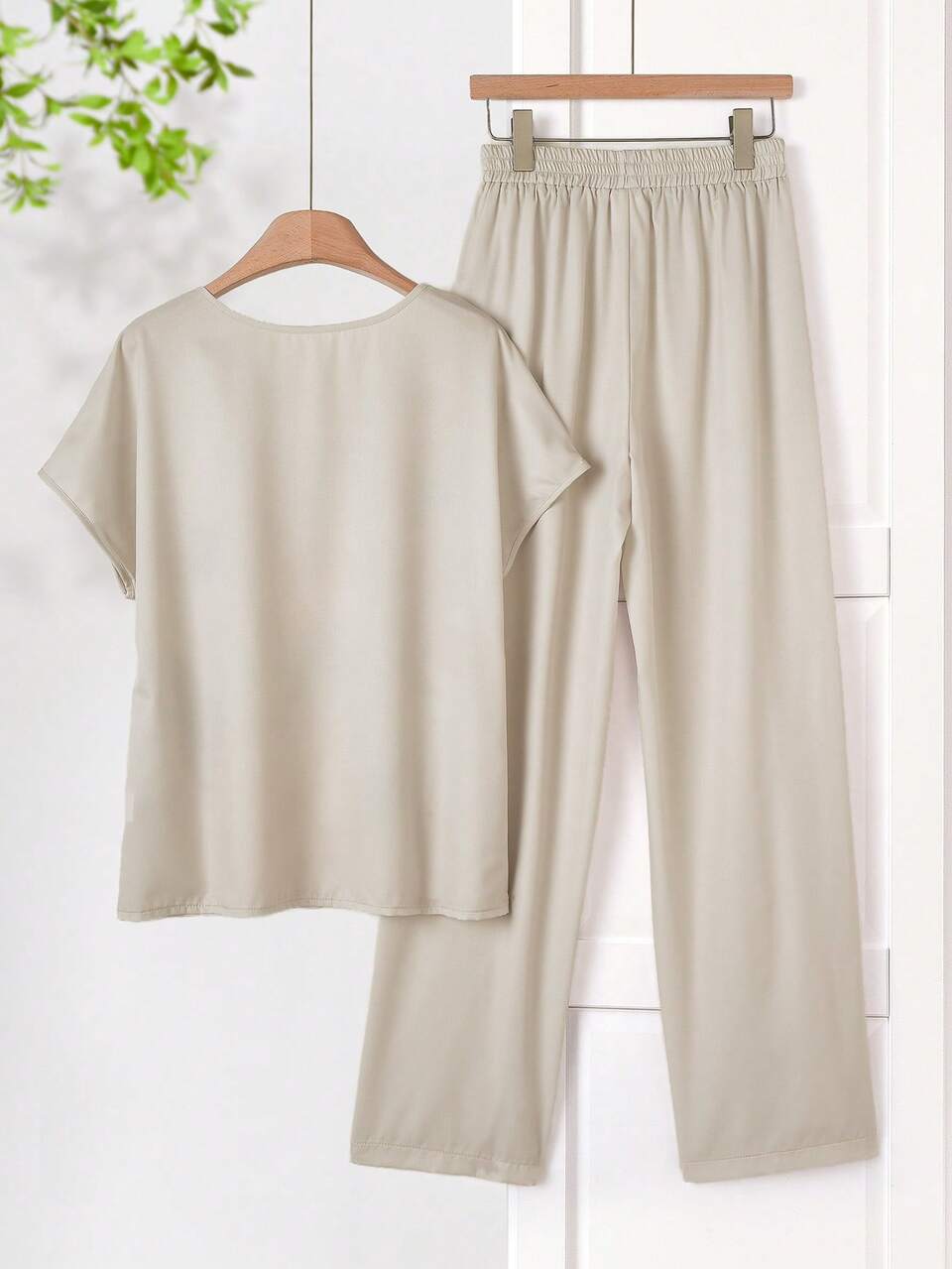 Women's Summer Two Pieces Outfits Solid Color Round Neck Short Sleeve Top And Flower Print Wide Leg Pants Set,Linen Cute Clothes For Mother,Granny