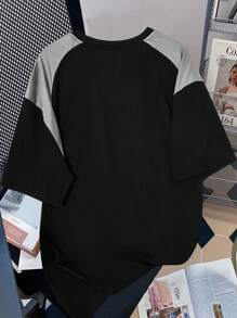 Manfinity Hypemode Camiseta de manga corta de talla grande para hombres con bloqueo de color e impresión de letras