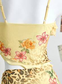 SHEIN مجموعة مكونة من قطعتين للبنات المراهقات للأعياد والأجازات: ملابس علوية كاميسول كشكشة ذات طبعة زهور وطبعة نمر ملونة مصنوعة من الصوف الأصفر مع حاشية غير متماثلة وتنورة ذات خصر مطاطي، مناسبة للصيف والعطلات