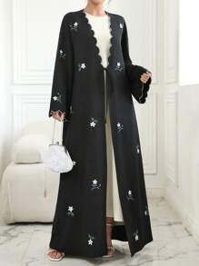 Al Najma 贝壳撞色饰边花卉刺绣喇叭袖裹身长袍