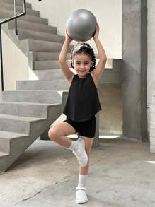 SHEIN Set de 2 piezas de chaleco y shorts deportivos de punto de unicolor y ajuste ceñido para niña joven - Negro - Ver 4