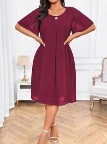 SHEIN LUNE Váy chữ A rộng rãi thanh lịch màu xanh nước biển cỡ lớn dành cho nữ, cổ tròn, tay áo hình đèn lồng và nút trang trí, mùa hè - Màu Đỏ Sâu - Xem 4