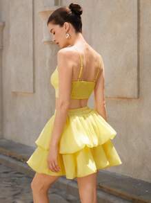 Femmeiva 2pcs/Set Women Chic Solid Color Camisole Top + 2-Layer Floral Mini Yellow Skirt - Yellow - View 5