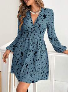 SHEIN Frenchy Váy in họa tiết nhuộm xếp ly tay đèn lồng cổ chữ V cho nữ, thời trang - Màu xanh lam - Xem 5