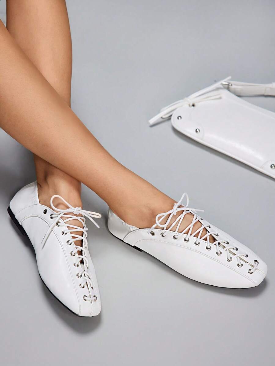 CUCCOO GRLICON 女士 Y2K 风格平底鞋，适合朋克、骑行者、酷女孩、万圣节、圣诞节、派对装扮 - 白色 - 查看 1