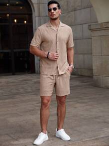 Manfinity RelaxMax Conjunto de camisa de manga corta con botones delanteros y pantalones cortos de unicolor para hombre - Caqui - Ver 3