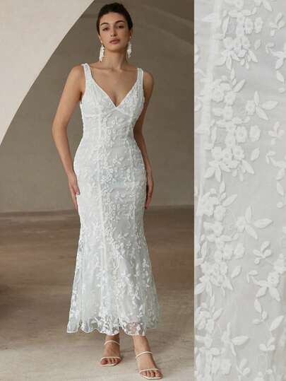 Aveloria Rosie Elegante vestido de verano para mujeres con cuello en V blanco, tirantes de espagueti, de gasa con bordados, cintura ceñida y caída fluida de tela premium