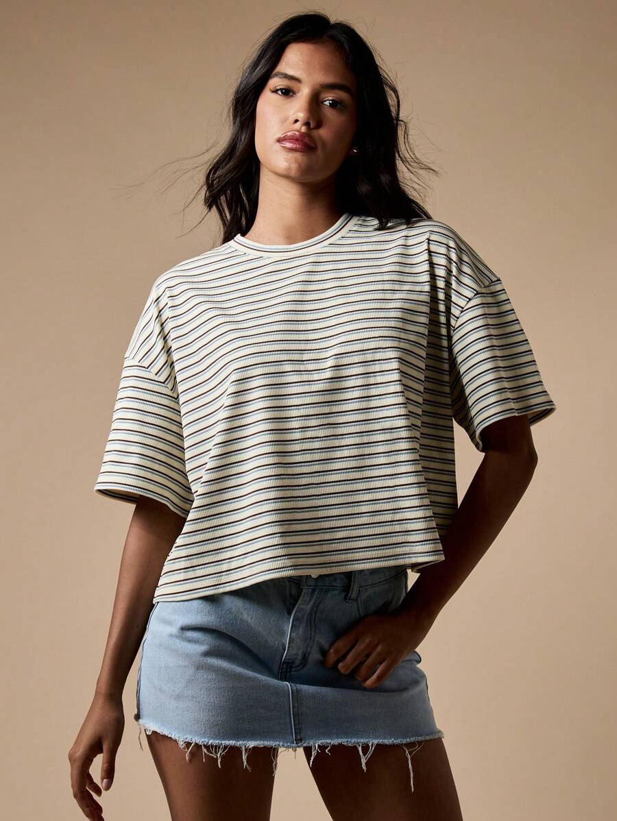 MISSGUIDED 休闲宽松条纹 T 恤罗纹短款上衣周末夏季春季日常衣橱必备 - 彩色 - 查看 1