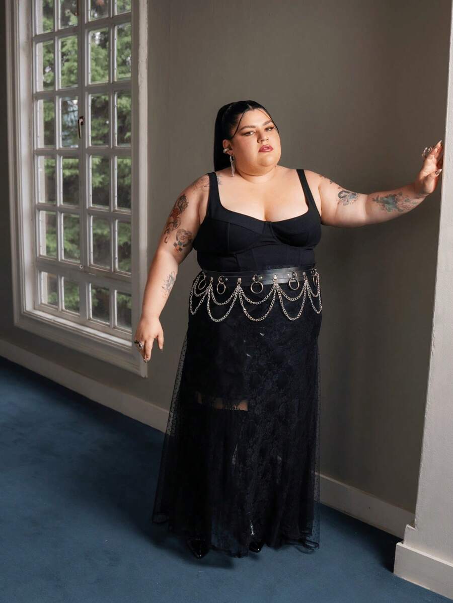 SHEIN X LOS FAVORITOS DE LA FATSHIONISTA SHEIN BAE Débardeur en dentelle noire avec empiècement pour femmes grandes tailles, convient pour les rendez-vous, les fêtes, le thé de l'après-midi, les tenues de club sexy, les blouses élégantes, les tenues de festival, les vêtements de bureau, l'été, le pailleté, les vêtements de travail, les tenues de discothèque, le thé, les hauts de base, les chemises de la Saint-Valentin, les affaires, les vêtements de printemps, les robes modestes, la musique - Noir - Voir 1