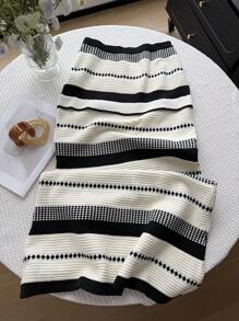 Comfortcana Plus Size Women Knitted Colorblock Striped Pattern Elegant A-Line Skirt